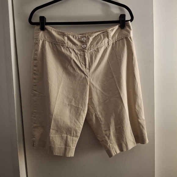 Michael Kors Women's Cream Bermuda Shorts - Picture 1 of 7